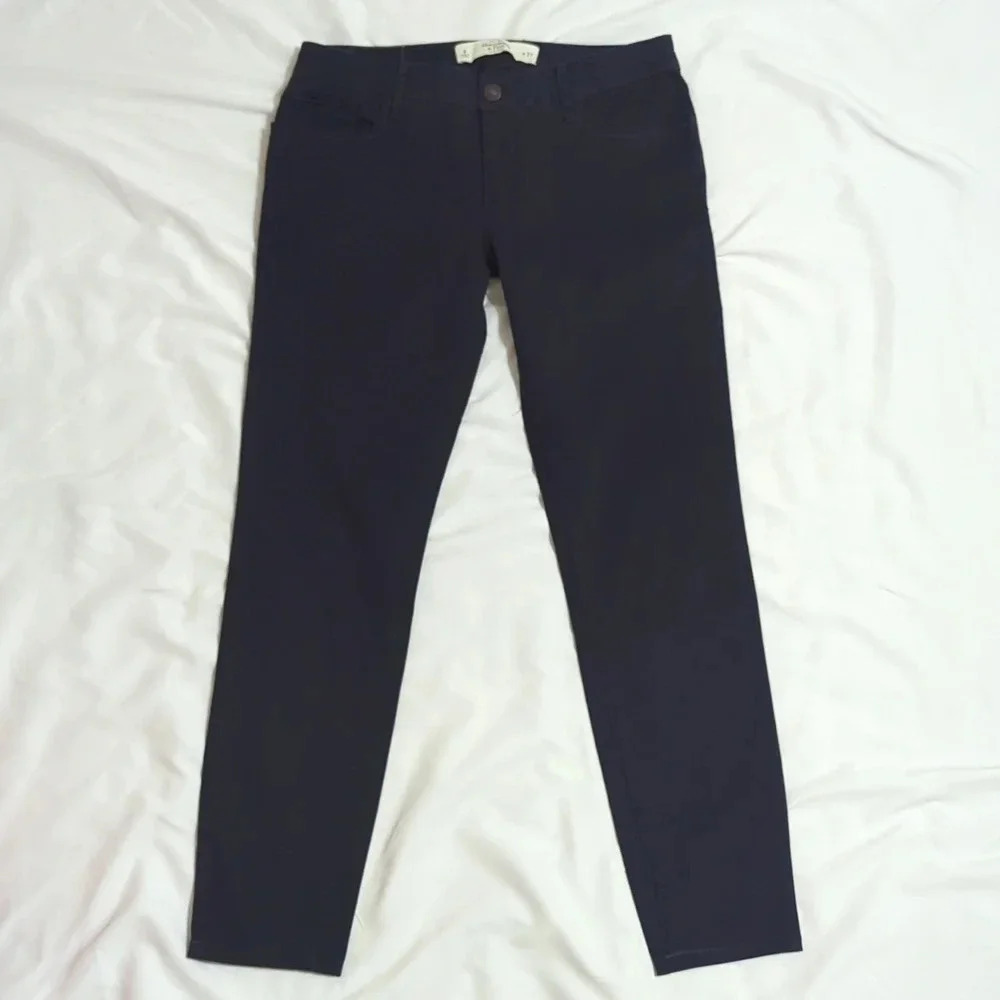Abercrombie & Fitch Mid Rise Skinny Jeans, Color Black Size 4